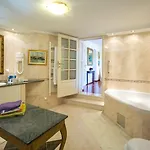 Сasa de vacaciones 5 Bedroom With Balcony
