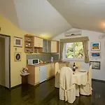 5 Bedroom With Balcony