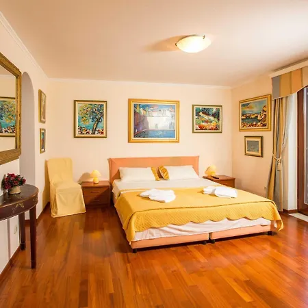 別荘 5 Bedroom With Balcony *