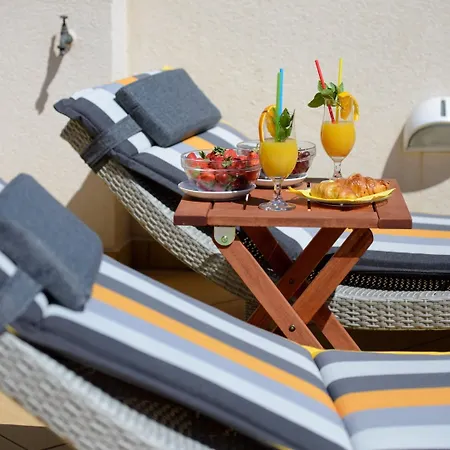 5 Bedroom With Balcony *