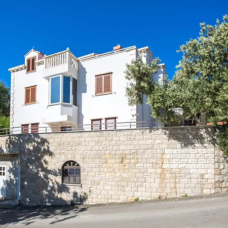 5 Bedroom With Balcony Nyaraló *