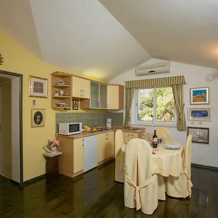 5 Bedroom With Balcony