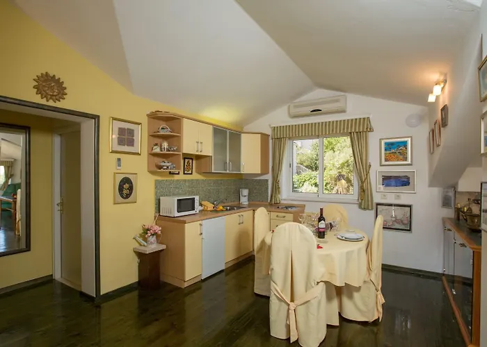 5 Bedroom With Balcony