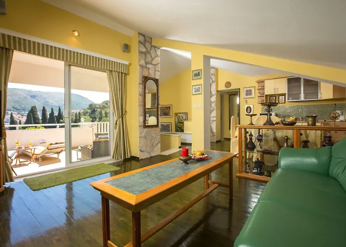 5 Bedroom With Balcony 度假居 *