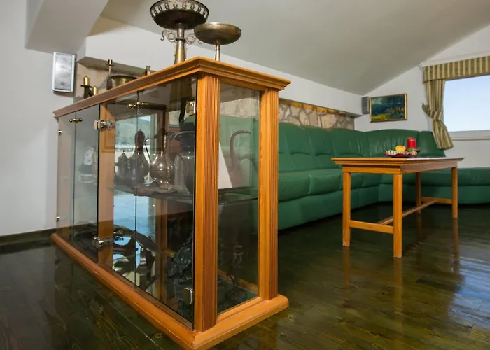 5 Bedroom With Balcony 度假居 *