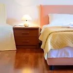 Дом отдыха 5 Bedroom With Balcony *